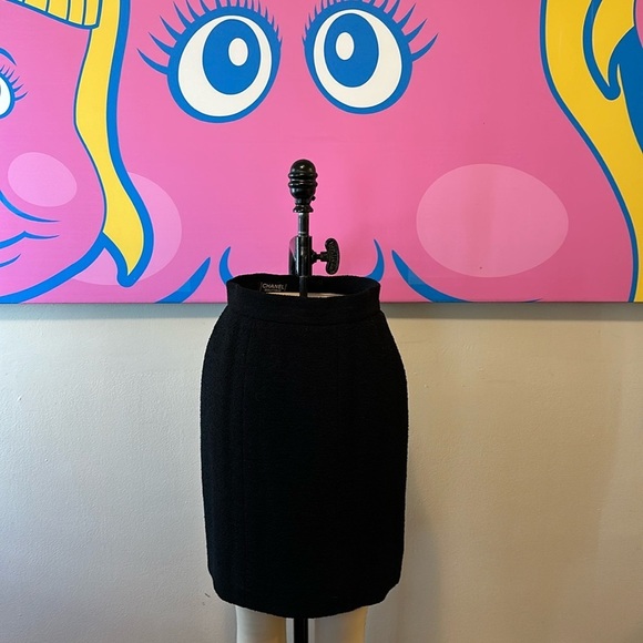 Chanel Boutique Black Wool Boucle Skirt Vintage